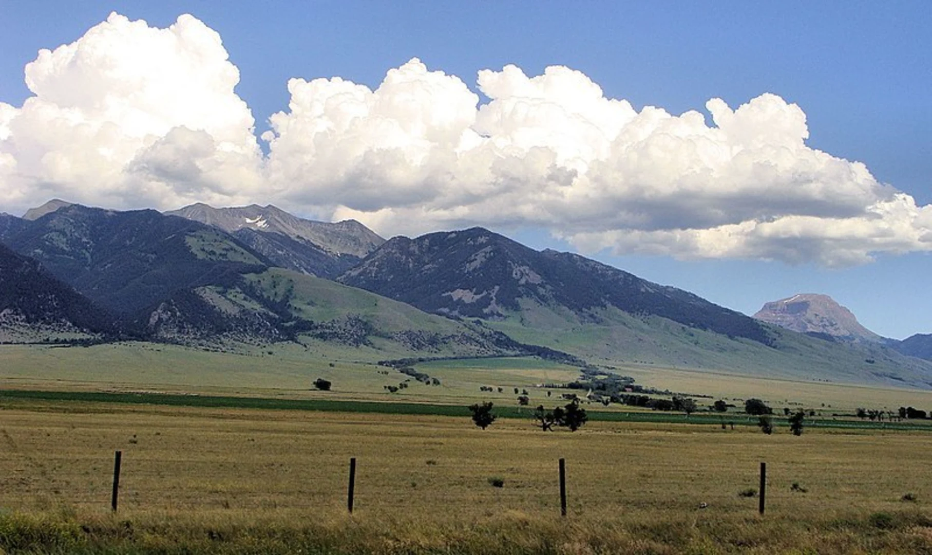 An image depicting the trail Eldridge Trail and its surrounding area.