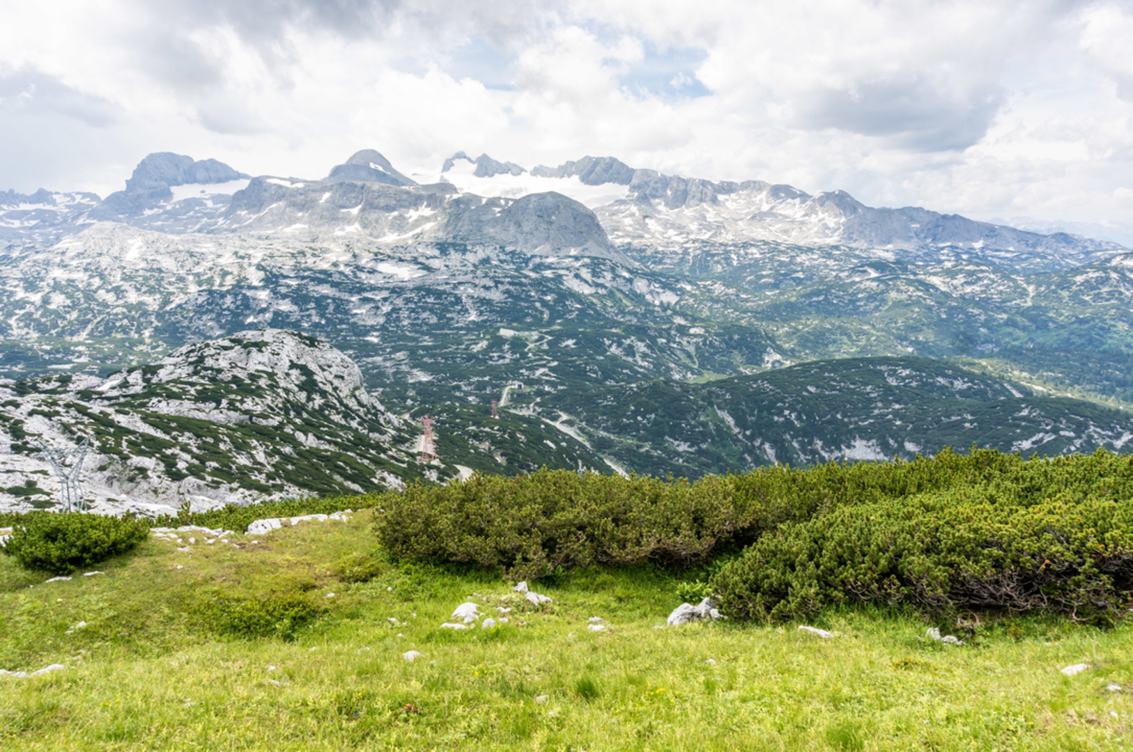 An image depicting the trail Margschierf Hike and its surrounding area.
