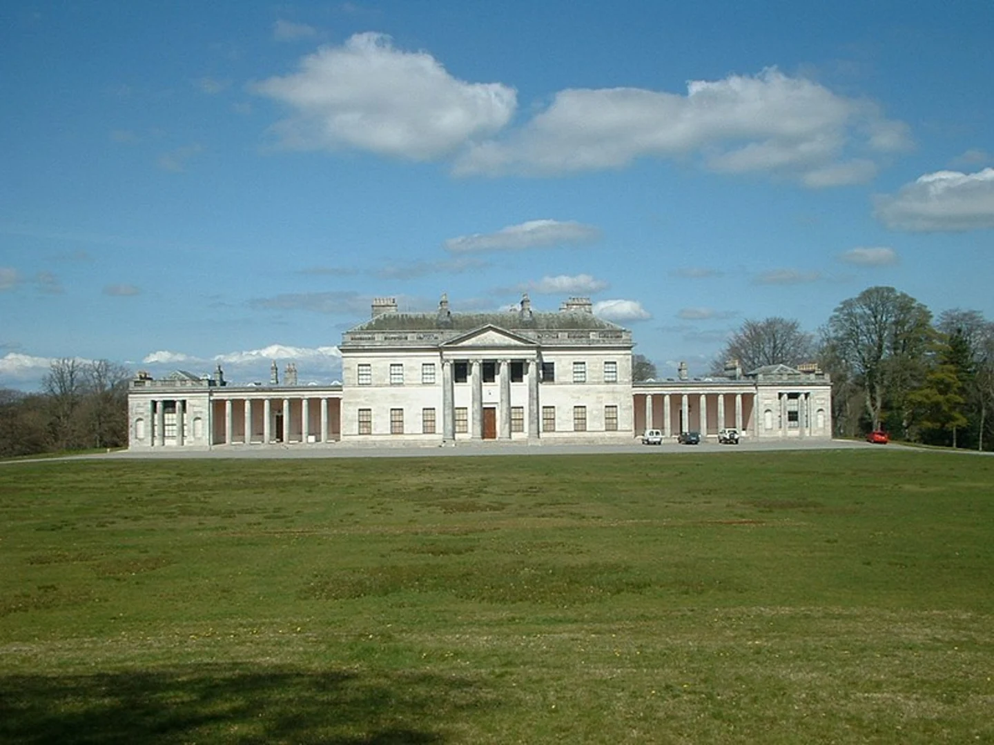 An image depicting the trail Castle Coole – Beech Trail and its surrounding area.