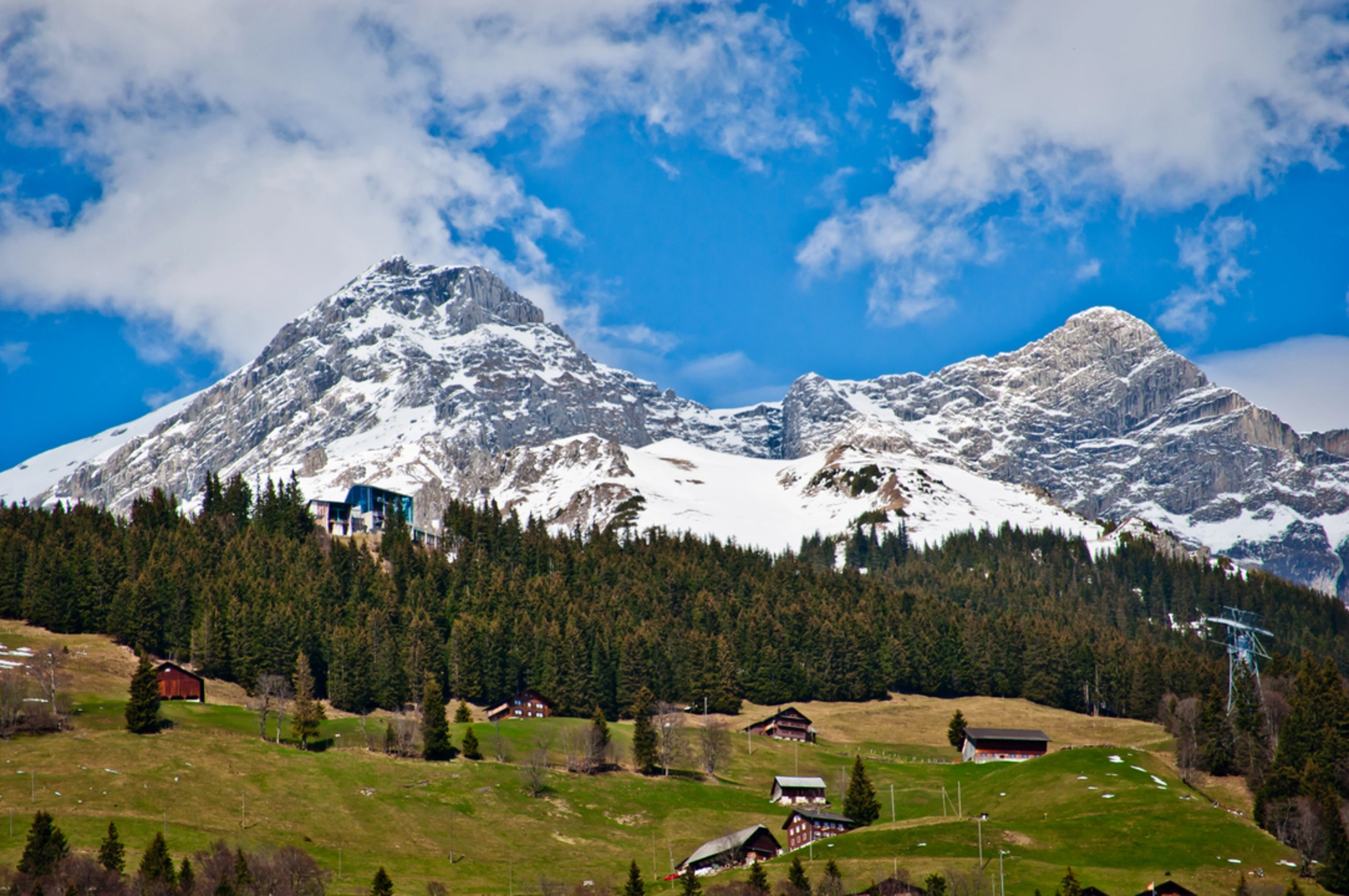 An image depicting the trail Walenstock Peaks Loop Trail and its surrounding area.