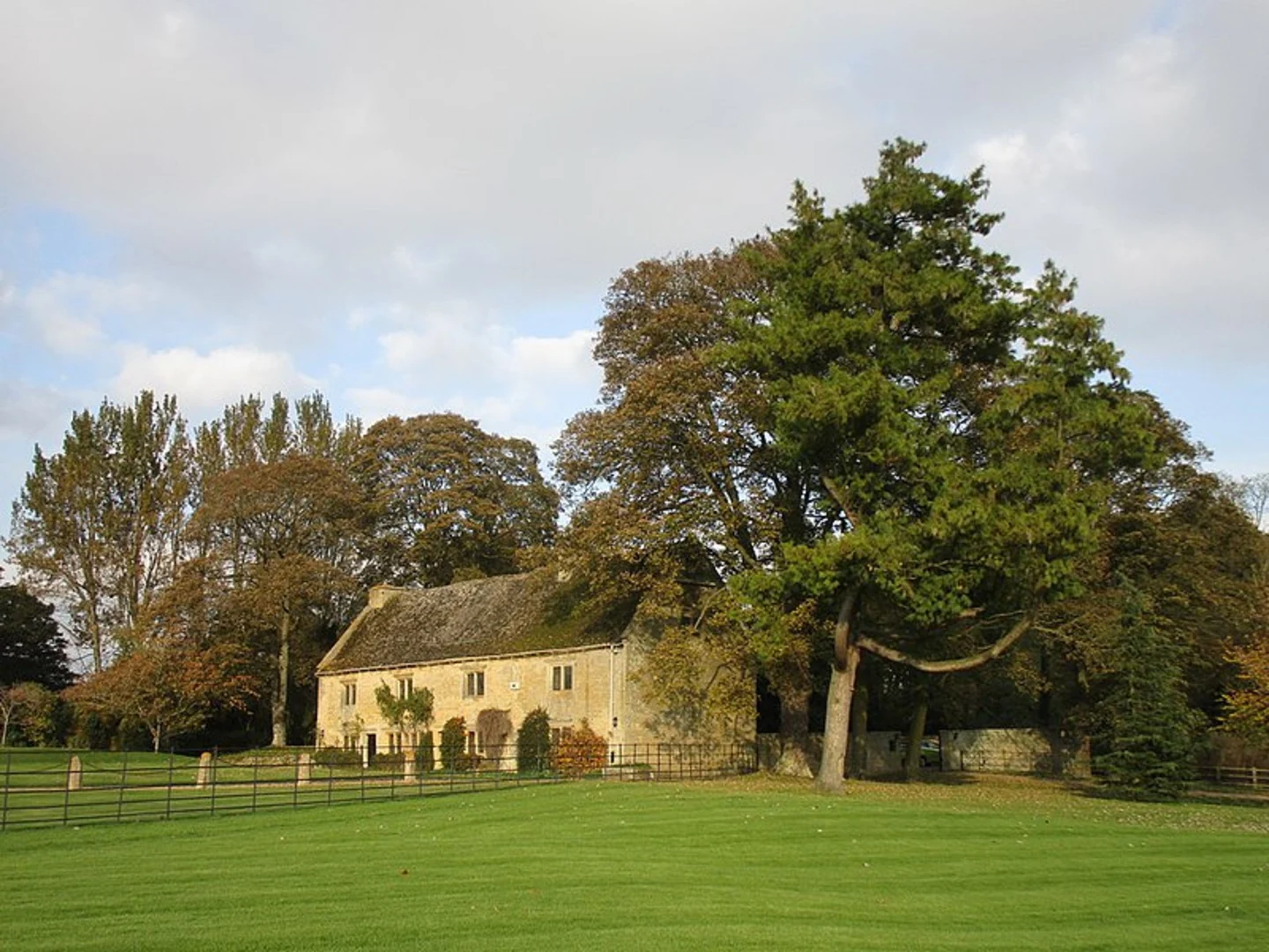 An image depicting the trail Culverthorpe Walk and its surrounding area.