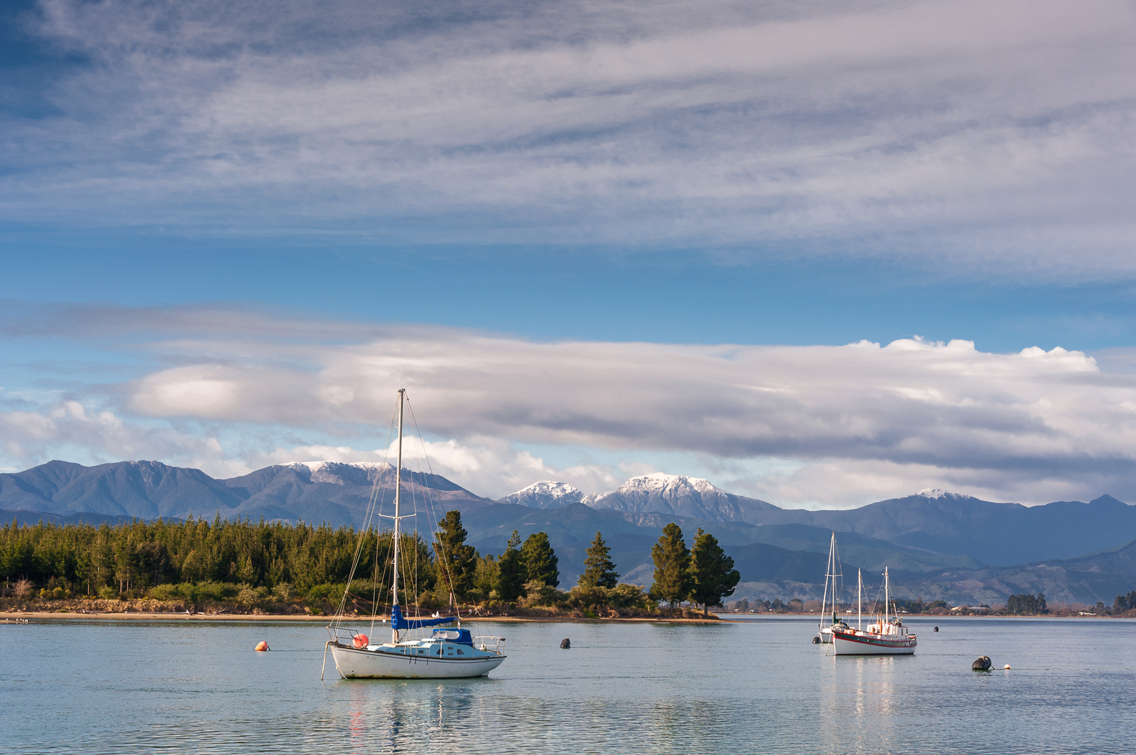 An image depicting the trail Mapua Village Tidal Track and its surrounding area.