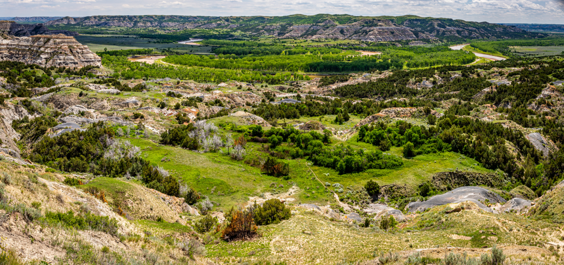 An image depicting the trail Achenbach Trail and its surrounding area.