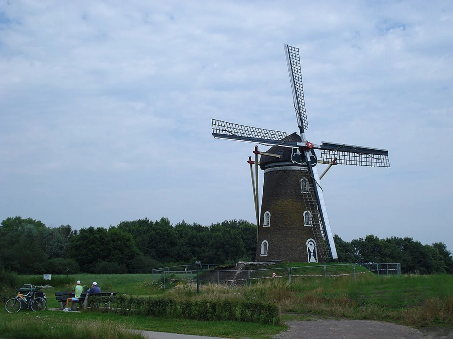 An image depicting the trail Molenbaan, De Manke Goren and Tommelsche Loop and its surrounding area.