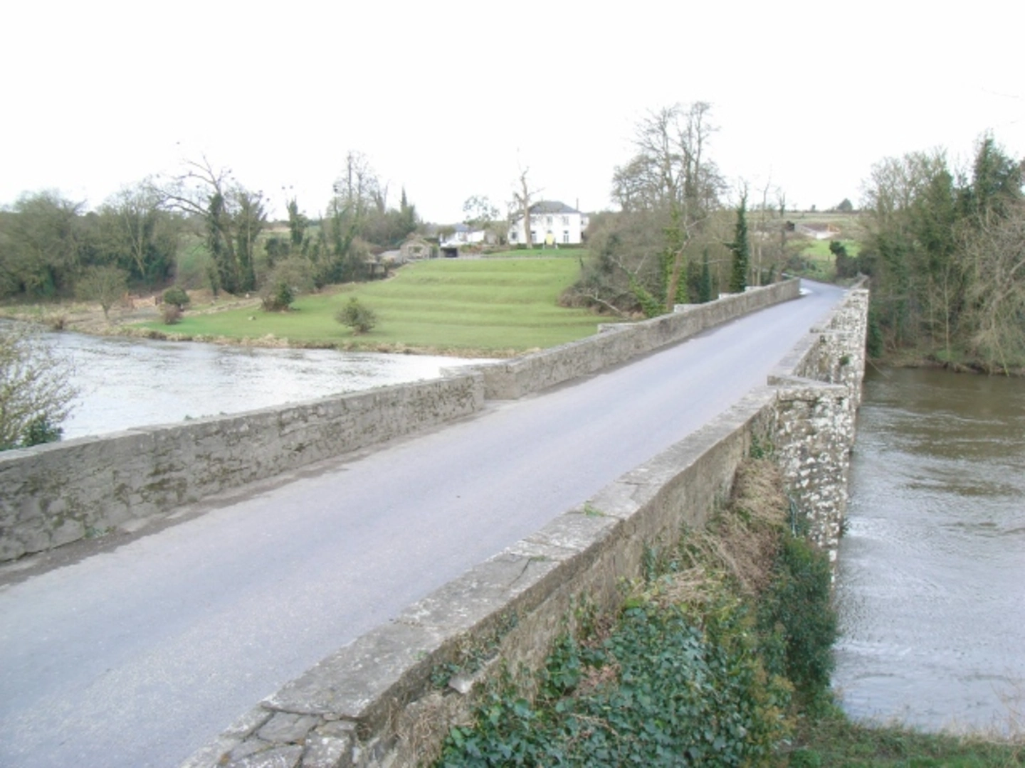 An image depicting the trail Broadboyne Bridge to Navan and its surrounding area.