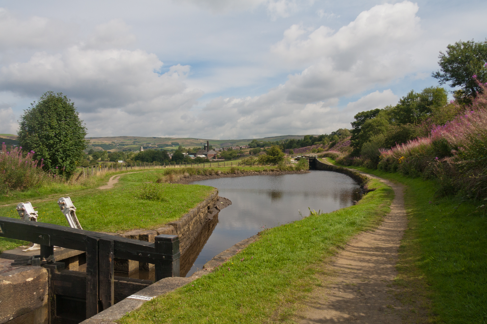 An image depicting the trail Oldham Way and its surrounding area.