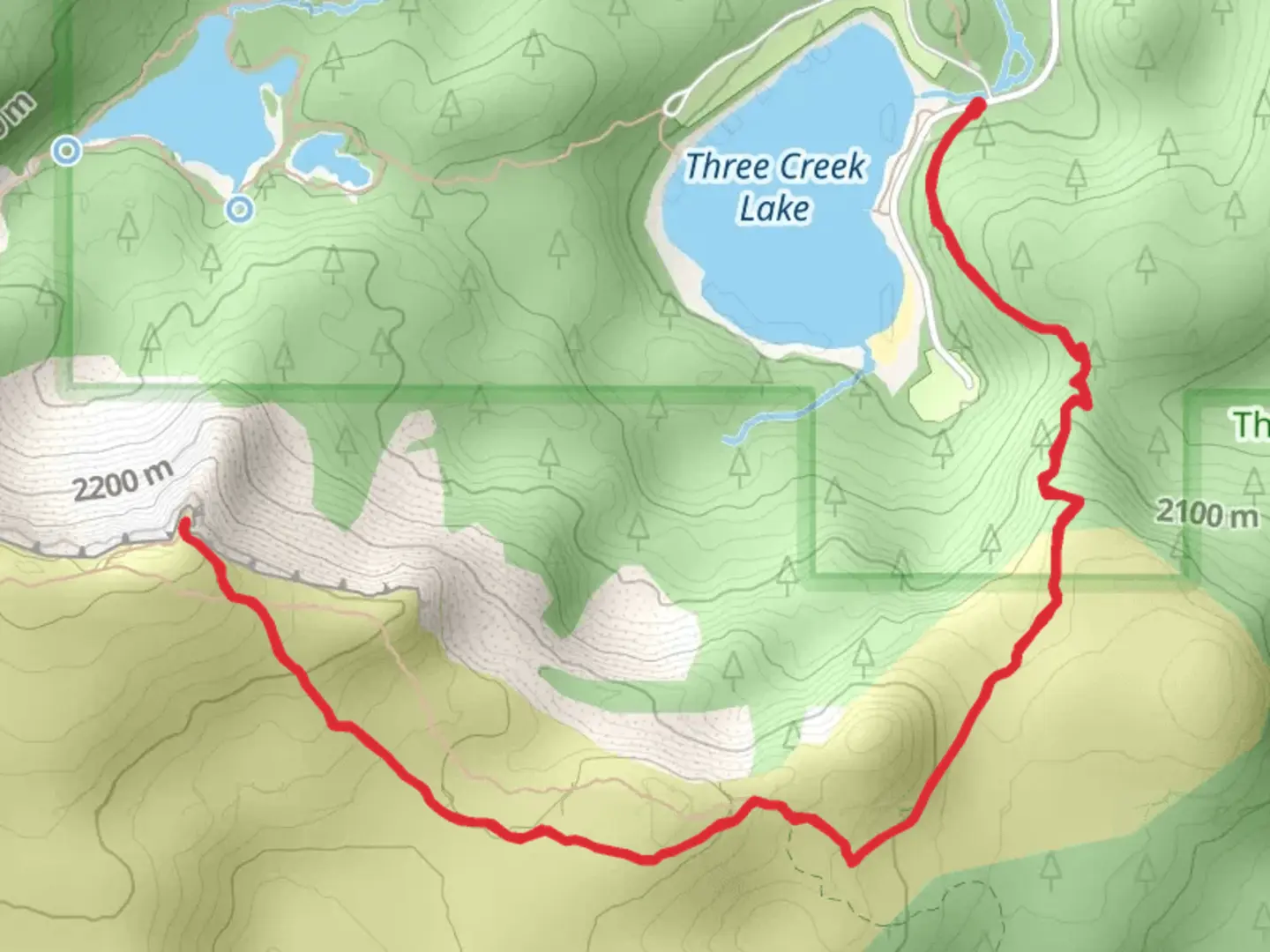 An image depicting the trail Tam McArthur Rim Trail from Three Creek Lake and its surrounding area.