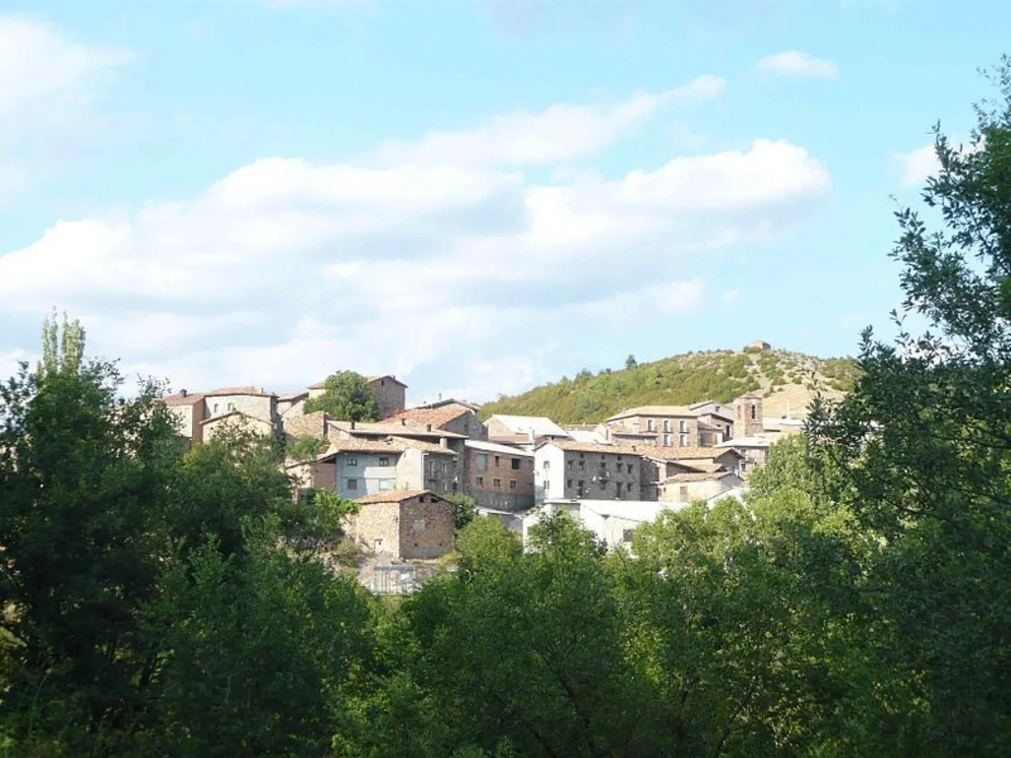 An image depicting the trail Route of the Romanesque Hermitages of Bonansa PR HU 214 and its surrounding area.