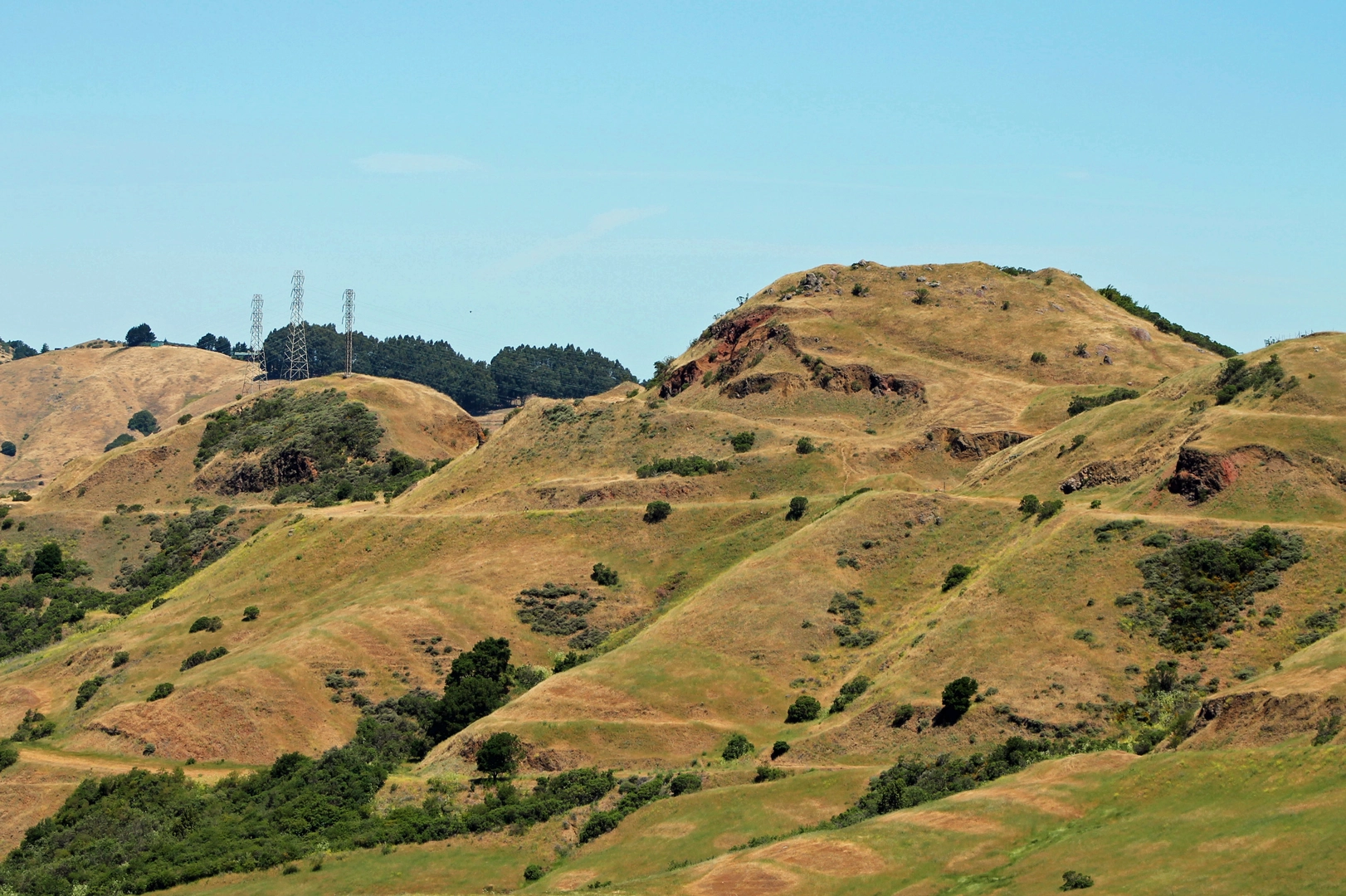 An image depicting the trail Volcanic Trail and Skyline Trail Loop and its surrounding area.