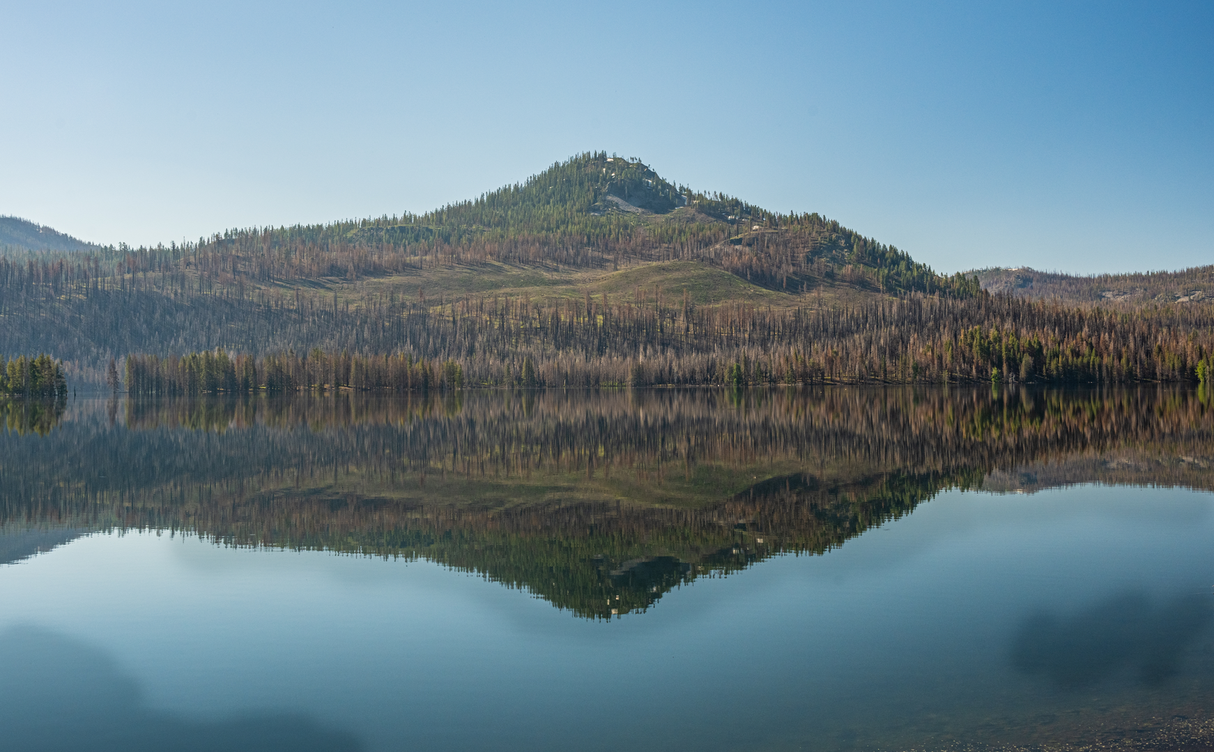 An image depicting the trail Lower Twin Lake, Rainbow Lake and Snag Lake Loop and its surrounding area.