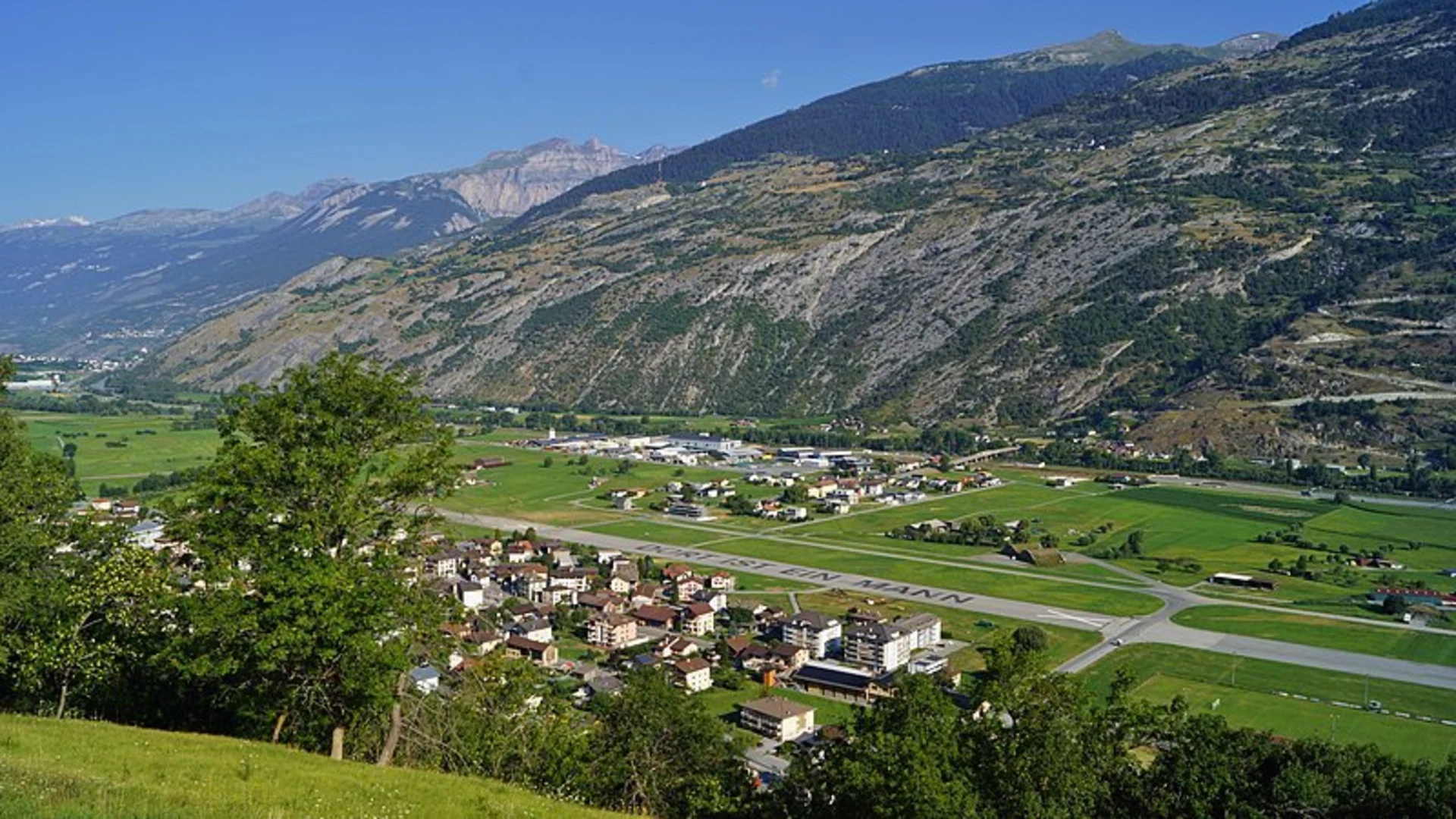 An image depicting the trail Hopschil Trail and its surrounding area.
