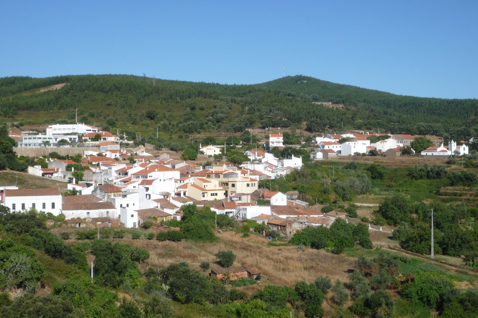 An image depicting the trail Via Algarviana and its surrounding area.