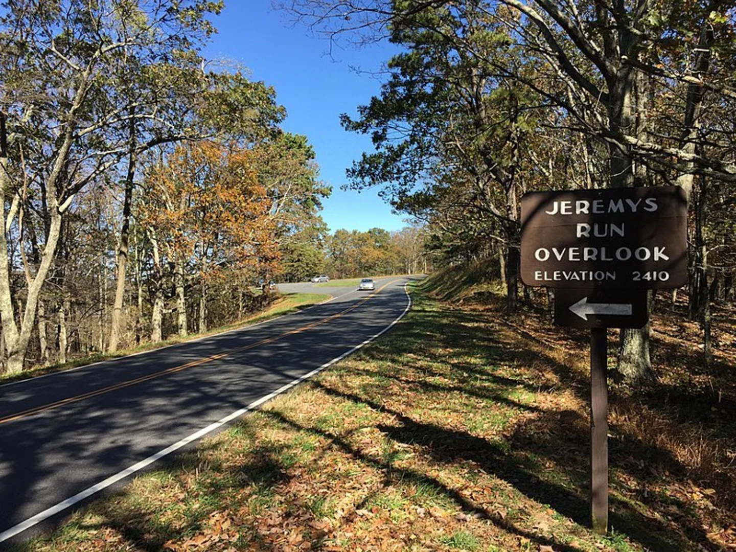 An image depicting the trail Knob Mountain via Jeremy's Run Trail and its surrounding area.