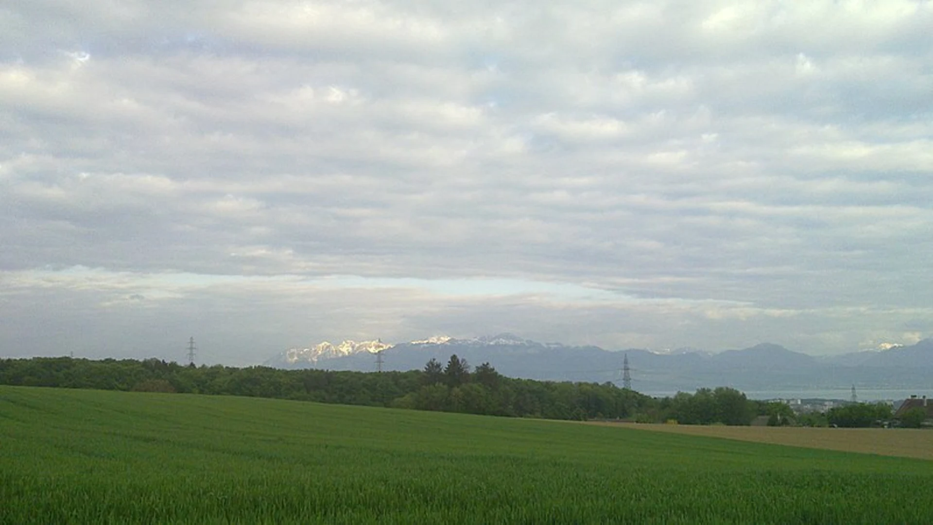 An image depicting the trail Chemin des Gorges de Covatannaz and its surrounding area.