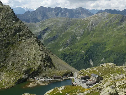 Les cols du Grand - St-Bernard
