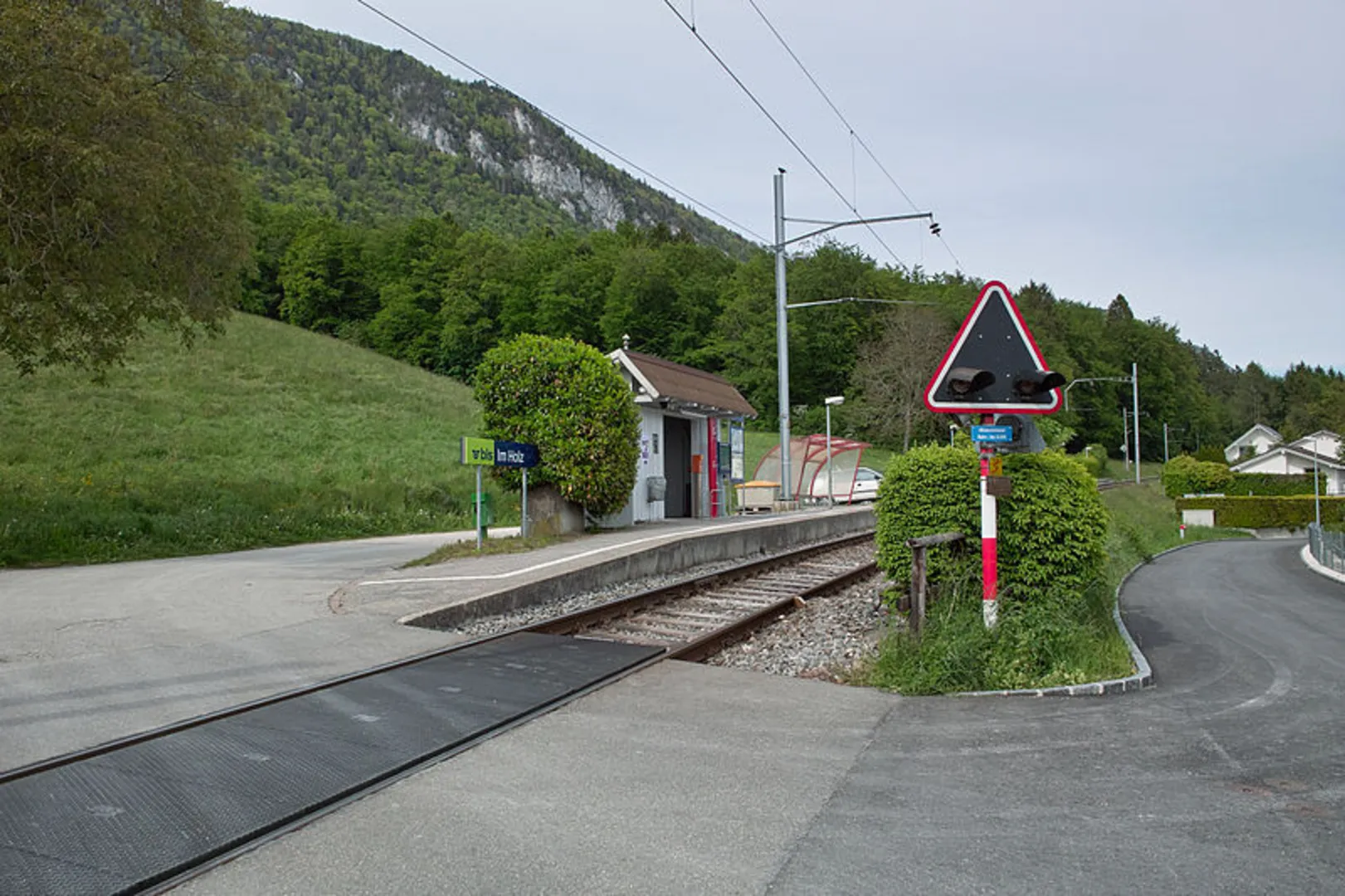 An image depicting the trail Oberdorf-Grenchen-Waldrandweg and its surrounding area.
