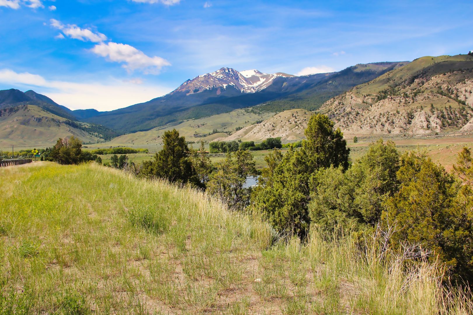 An image depicting the trail Blackfoot Meadows Trail and its surrounding area.