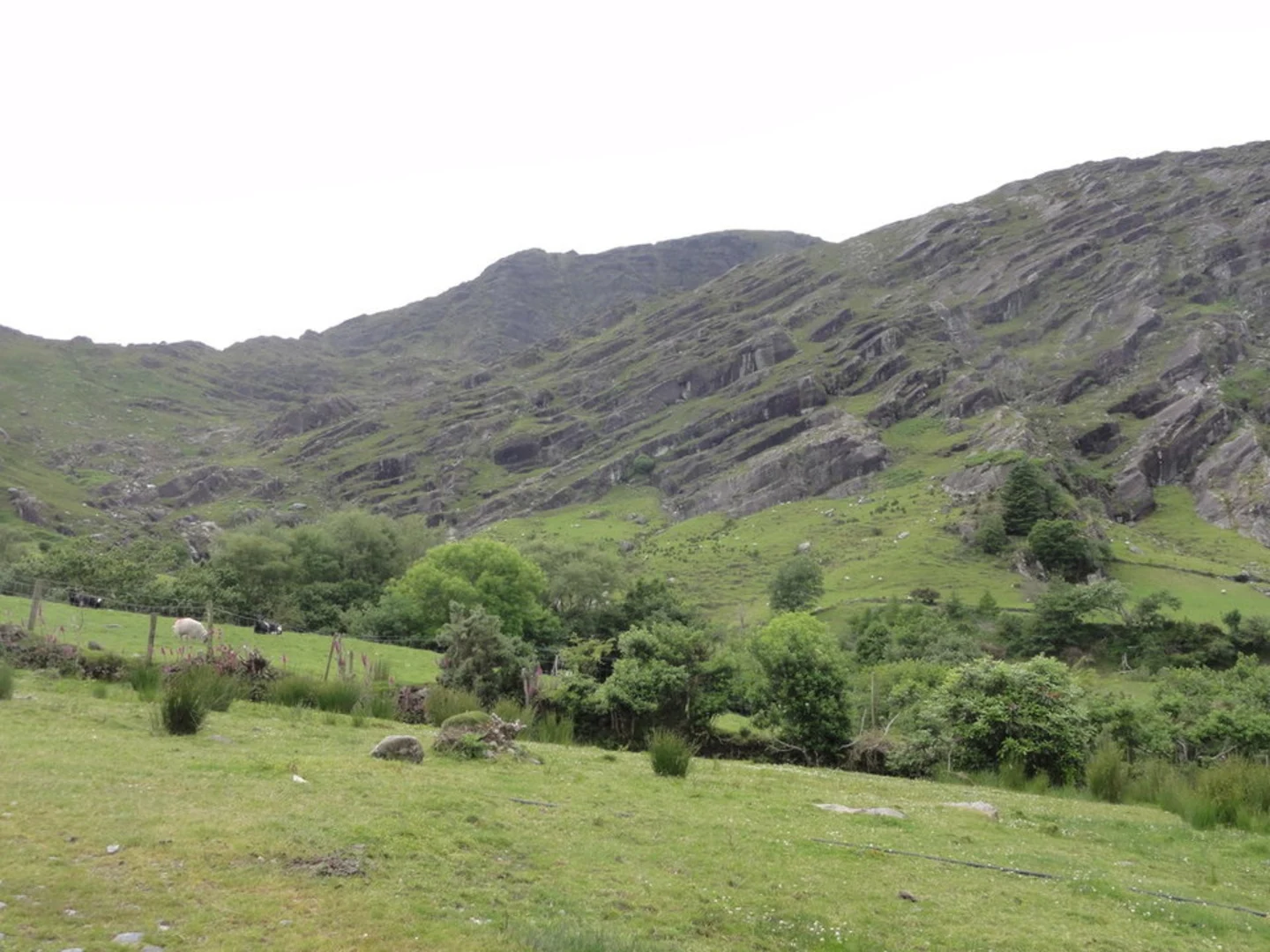 An image depicting the trail Derryclancy and Hungry Loop and its surrounding area.