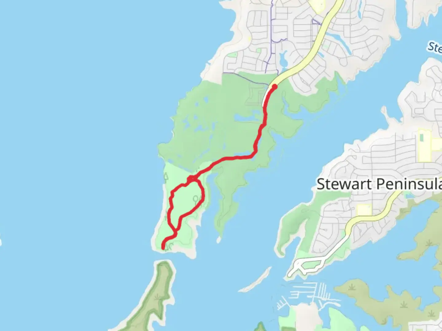 An image depicting the trail Tribute Shoreline Nature Loop Trail and its surrounding area.