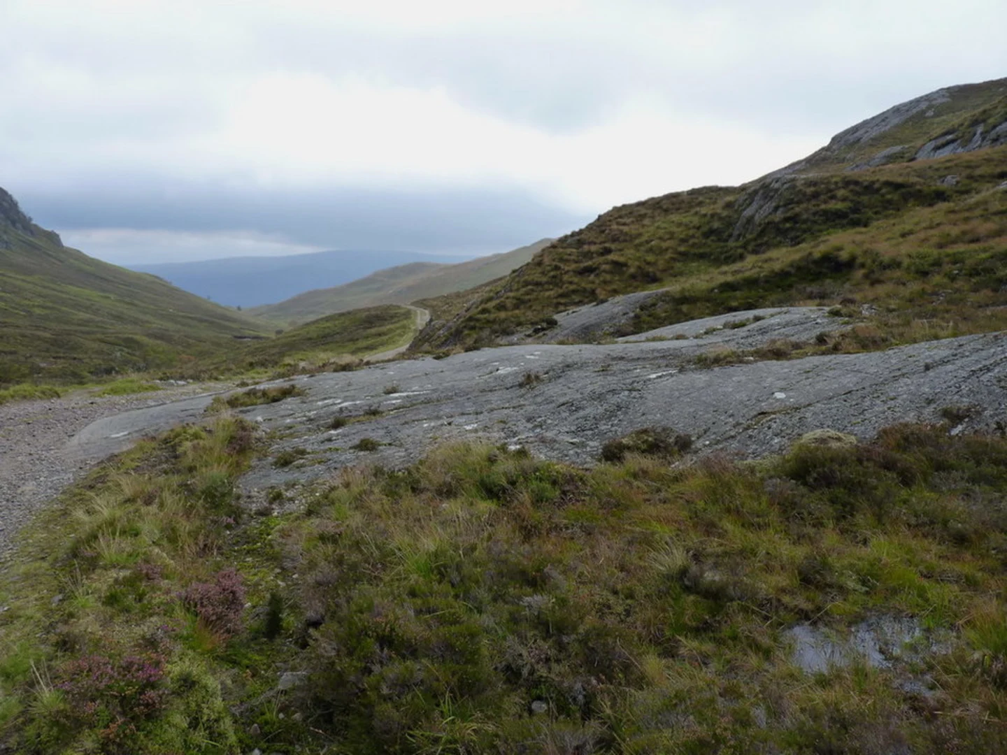 An image depicting the trail Cruach Innse and its surrounding area.