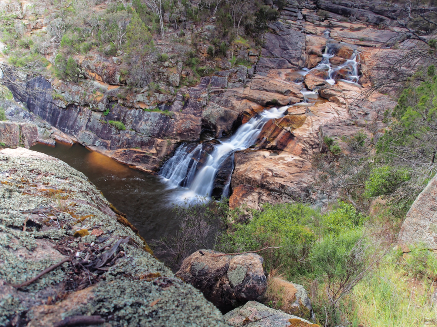 An image depicting the trail Cascades and Woolshed Falls Trail and its surrounding area.