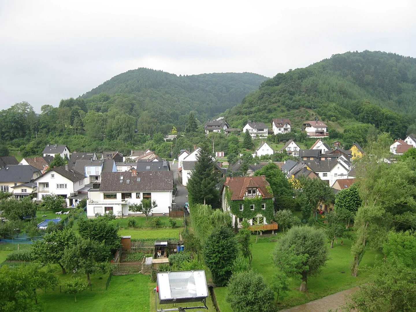An image depicting the trail Rundweg Sonne and Buntsandsteinroute Loop and its surrounding area.