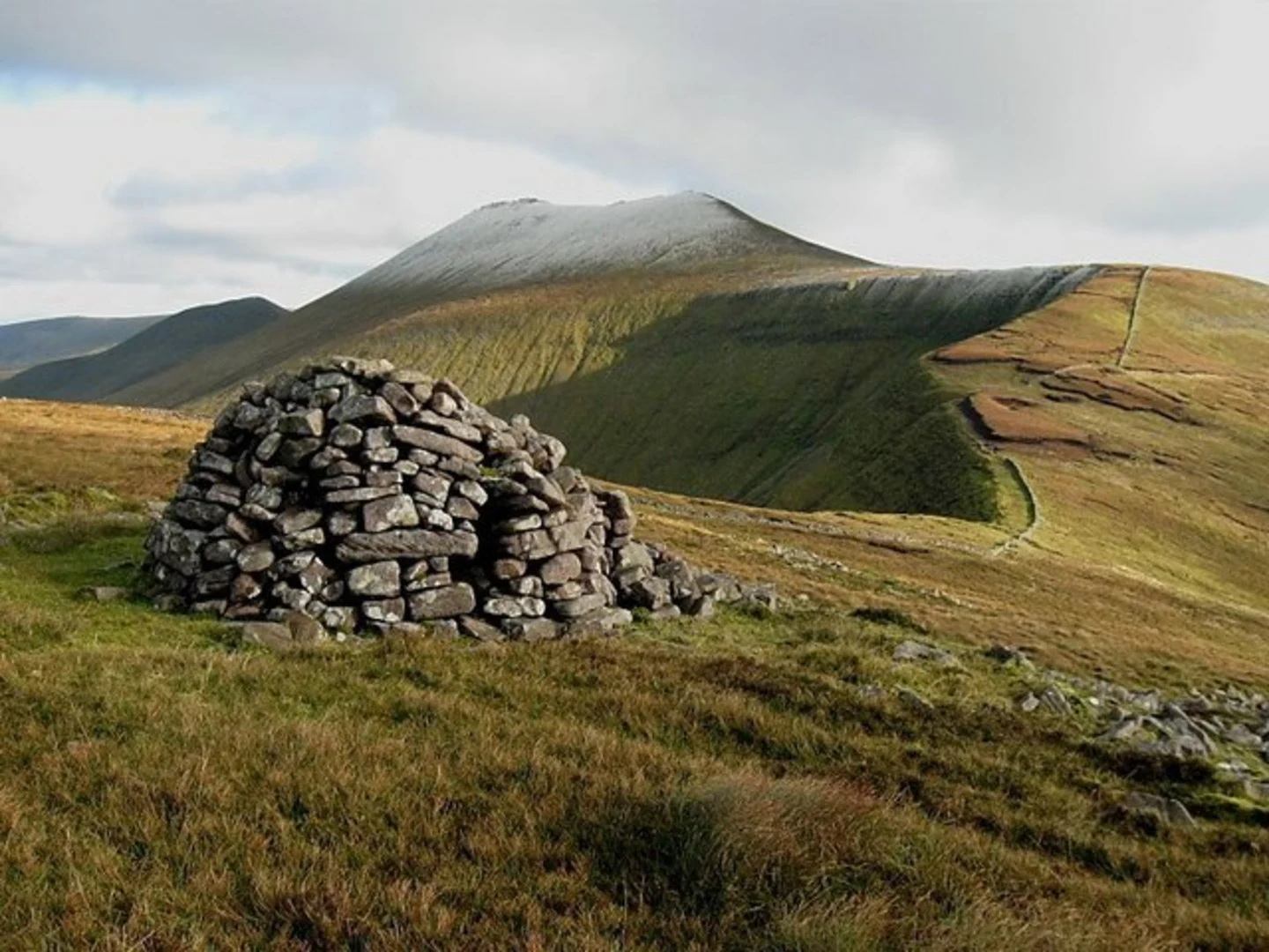 An image depicting the trail Galtymore and Lyracappul Loop and its surrounding area.