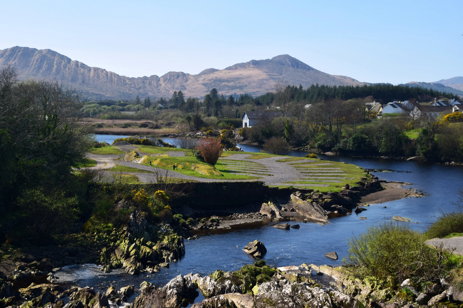 An image depicting the trail Lomanagh Loop - Sneem and its surrounding area.