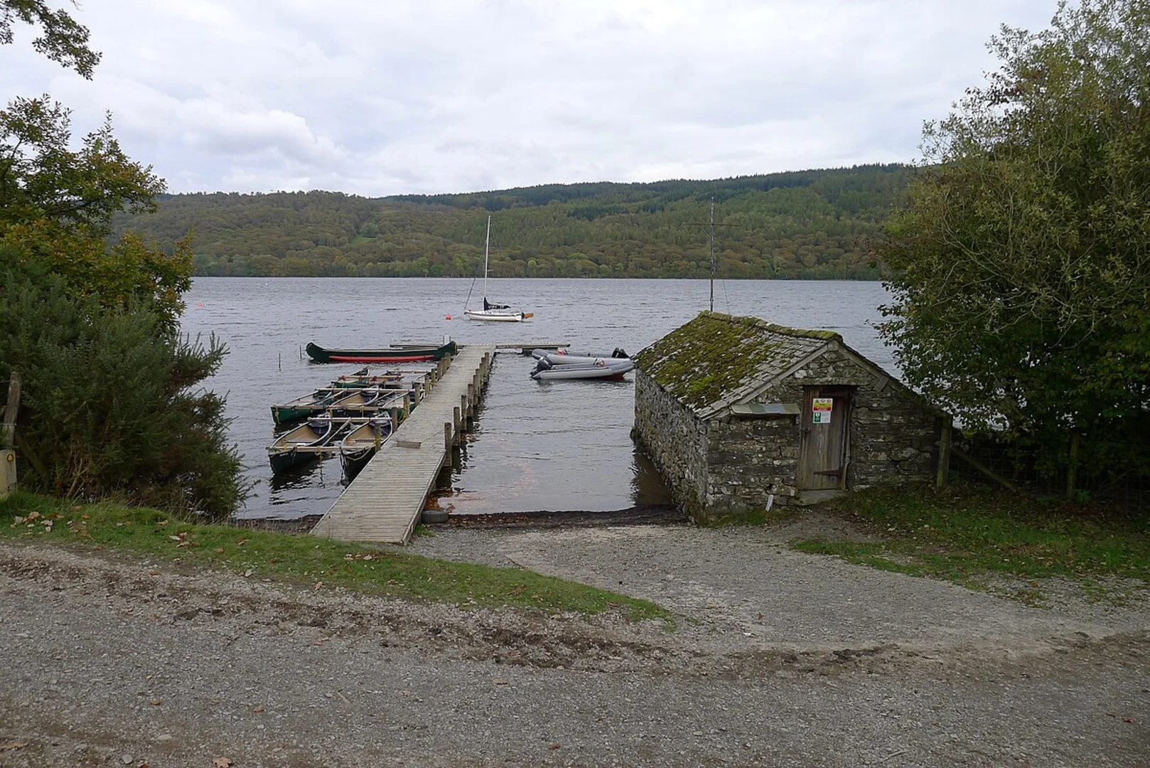 An image depicting the trail Coniston Water Walk and its surrounding area.