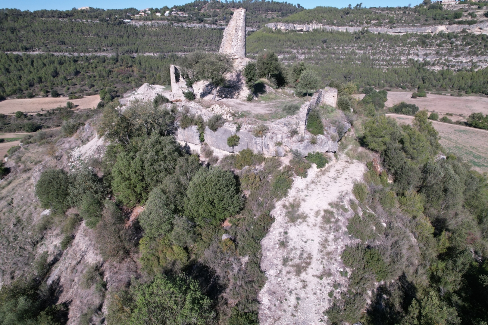 An image depicting the trail Calders River Trail PR C 197 and its surrounding area.