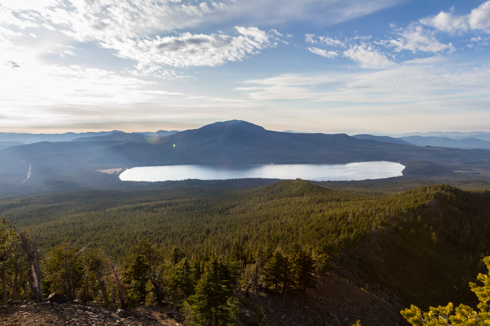 An image depicting the trail Diamond Lake and Cliff Lake Trail and its surrounding area.