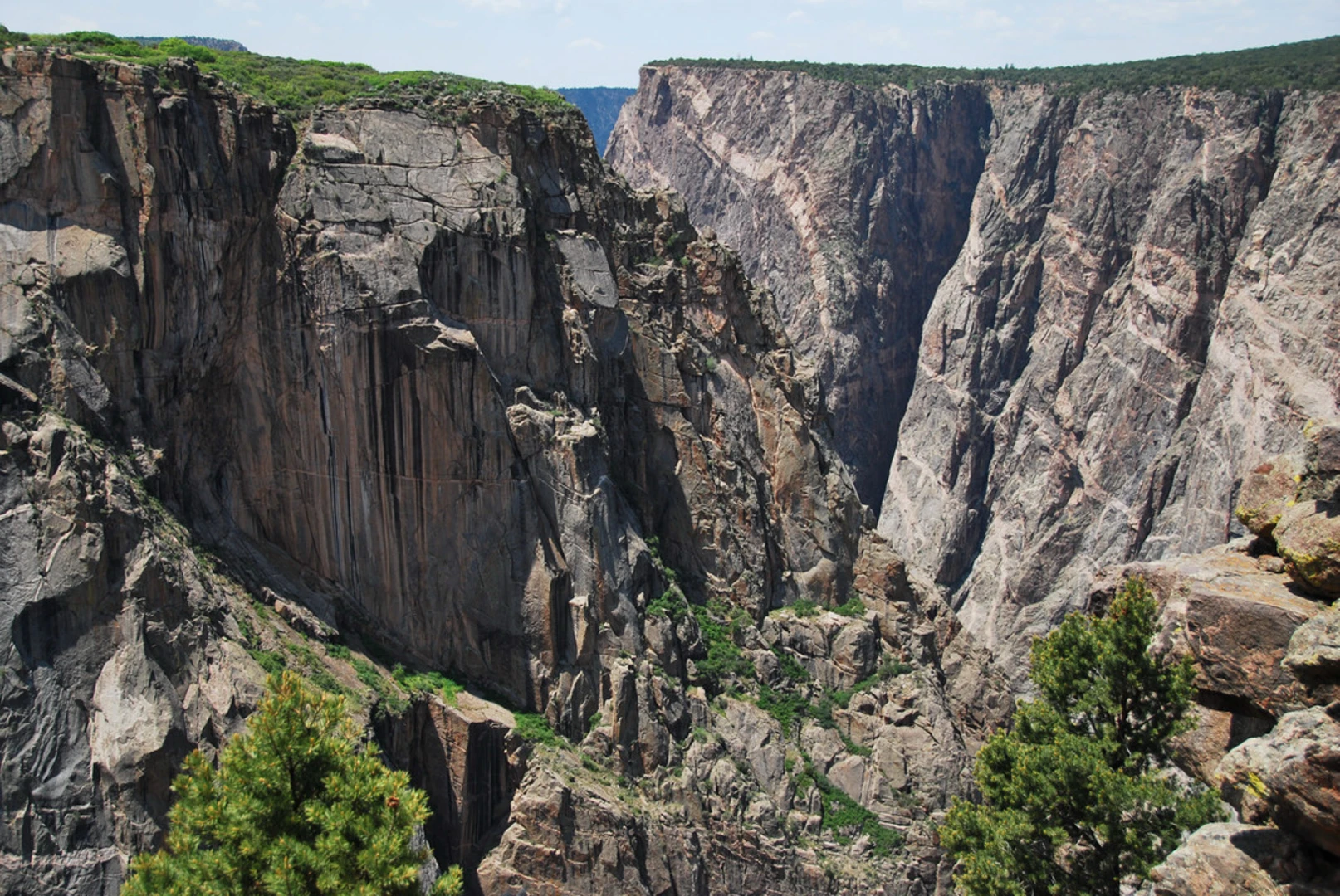 An image depicting the trail Chasm View Trail and its surrounding area.