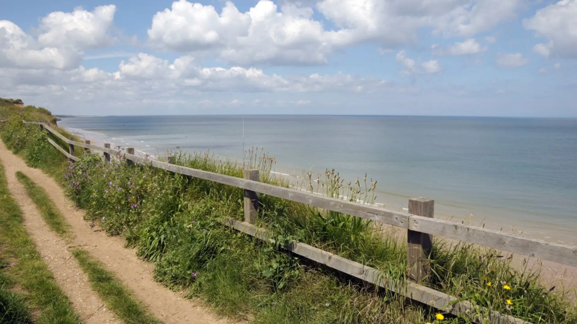 An image depicting the trail England Coast Paths - Southeast N and its surrounding area.