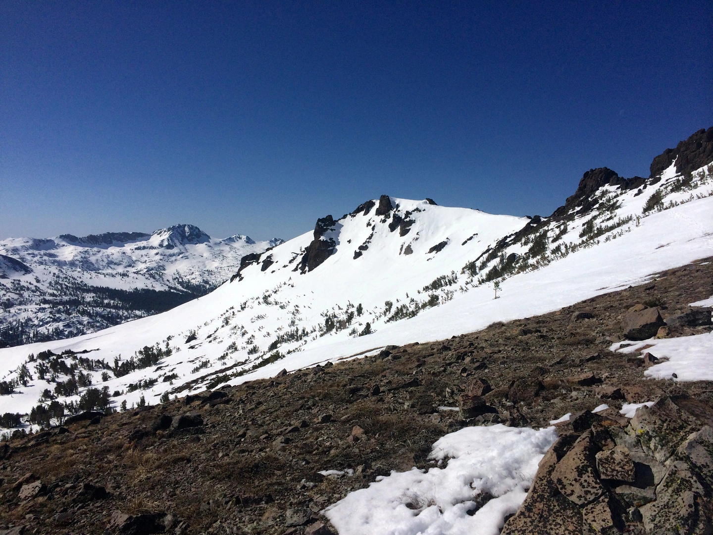 An image depicting the trail Red Lake Peak via Pacific Crest National Scenic Trail and its surrounding area.