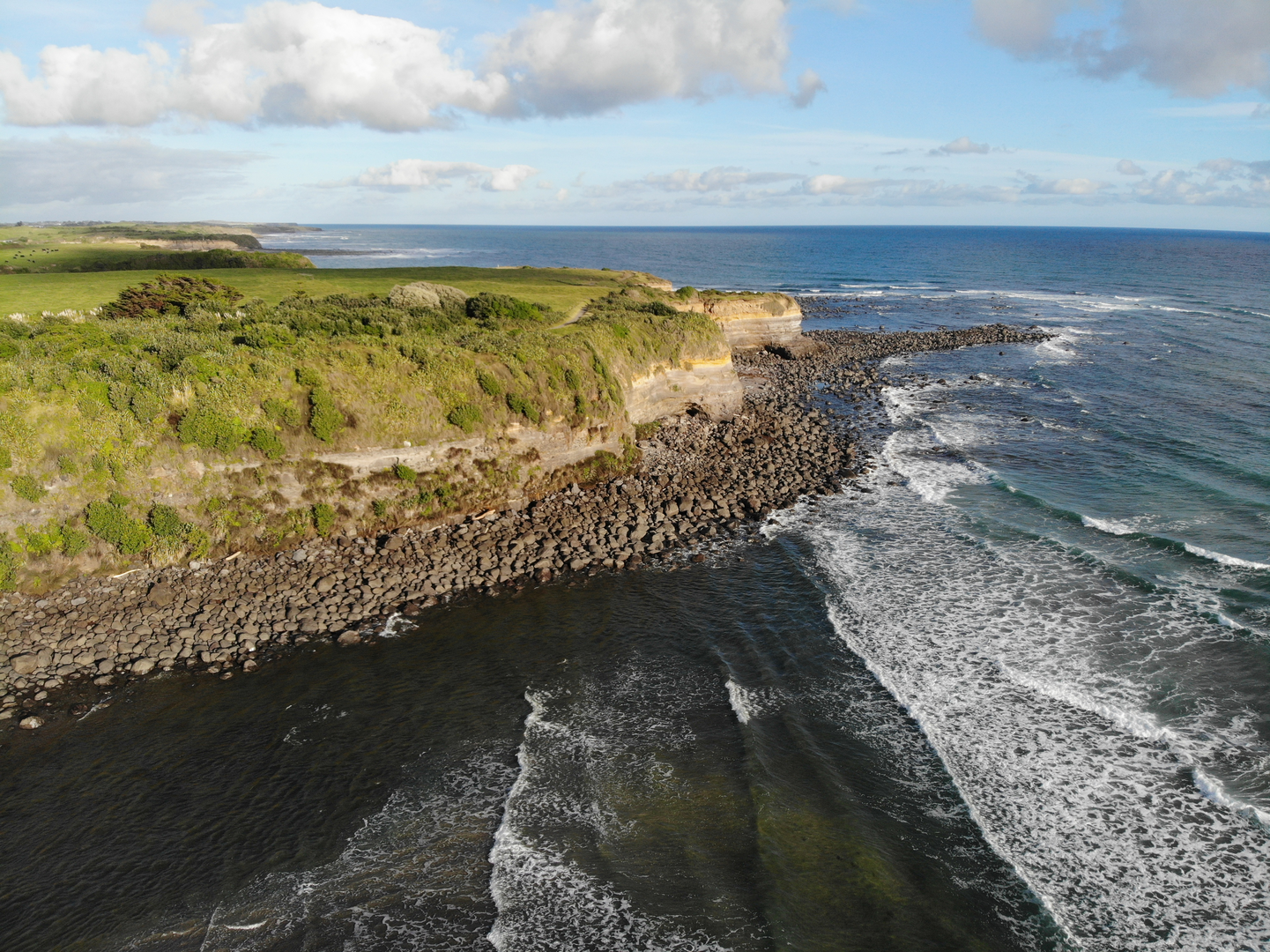 An image depicting the trail Ōpunakē Loop Trail and its surrounding area.