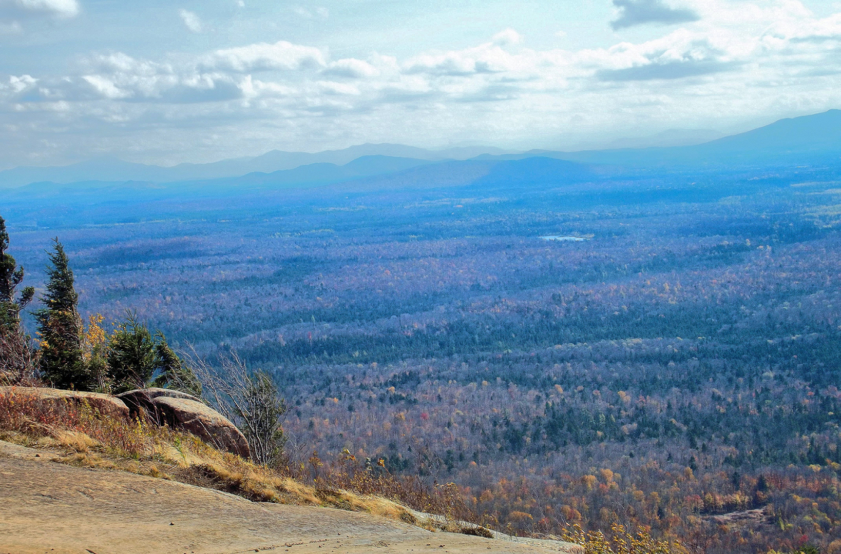 An image depicting the trail Azure Mountain Trail and its surrounding area.