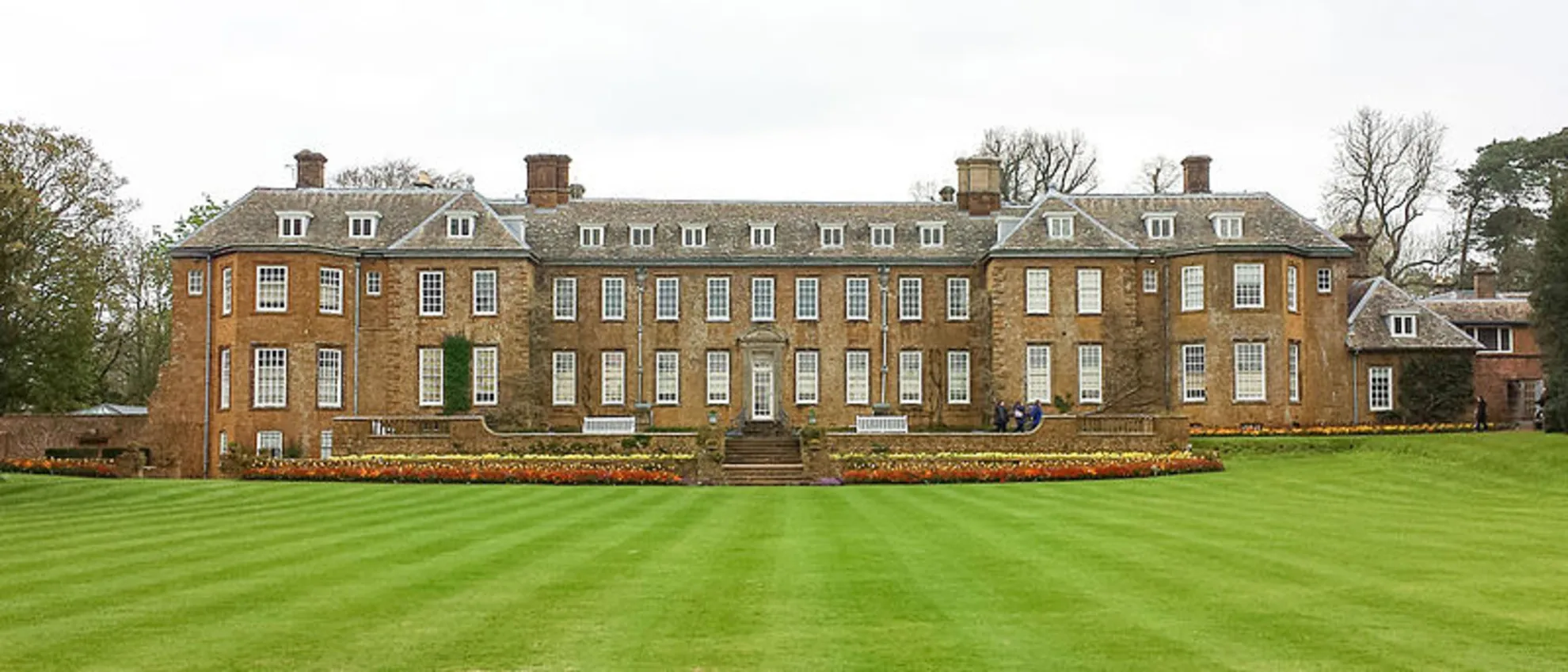 An image depicting the trail Edge Hill and Upton House and its surrounding area.