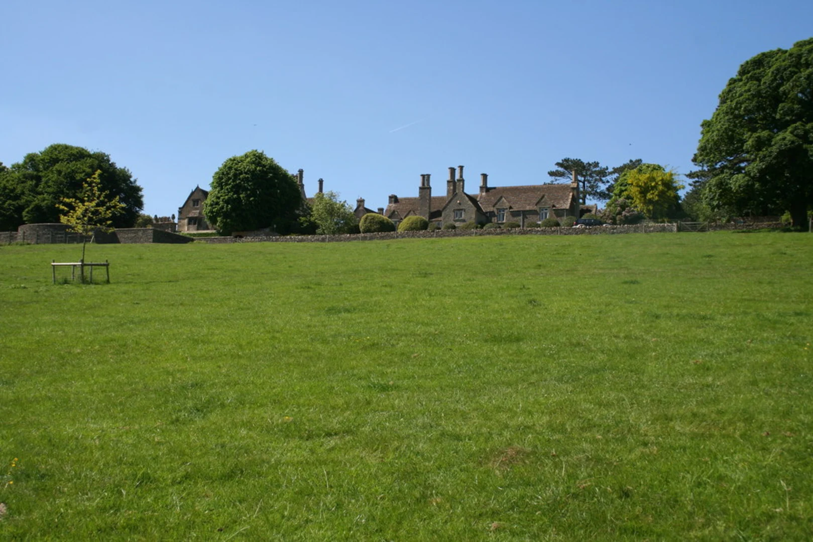 An image depicting the trail Marshfield to Cold Ashton Loop and its surrounding area.