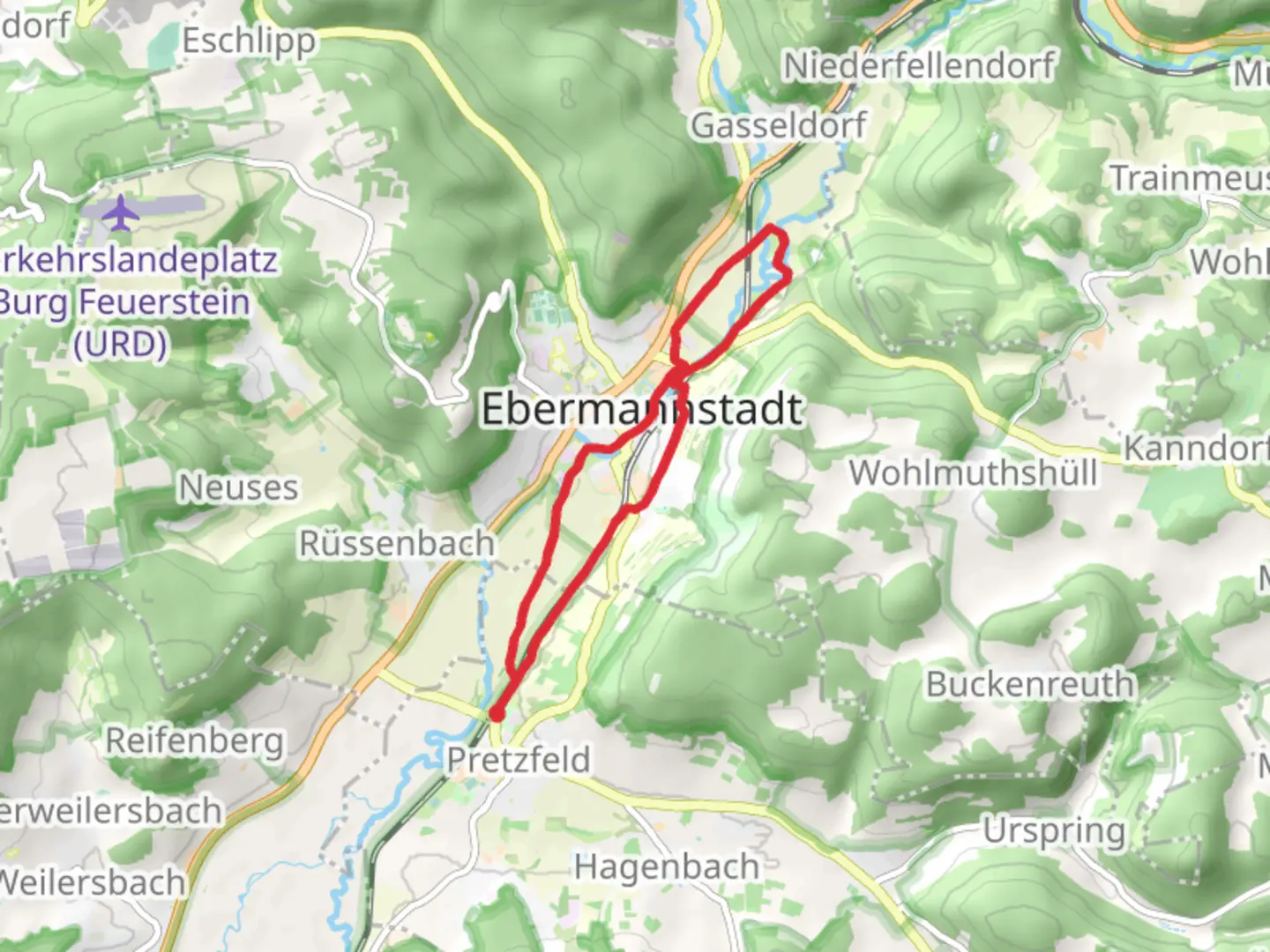 An image depicting the trail Ernst-Schloesser Weg and Leinleitertalweg and its surrounding area.