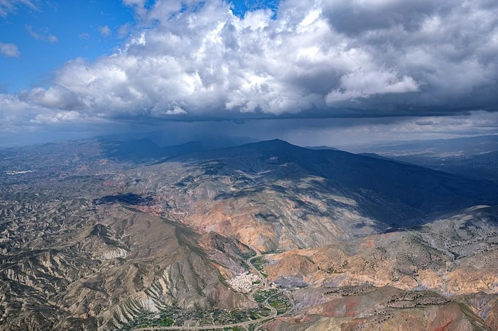 An image depicting the trail Village of the Alcubillas Atlas PR A 356 and its surrounding area.