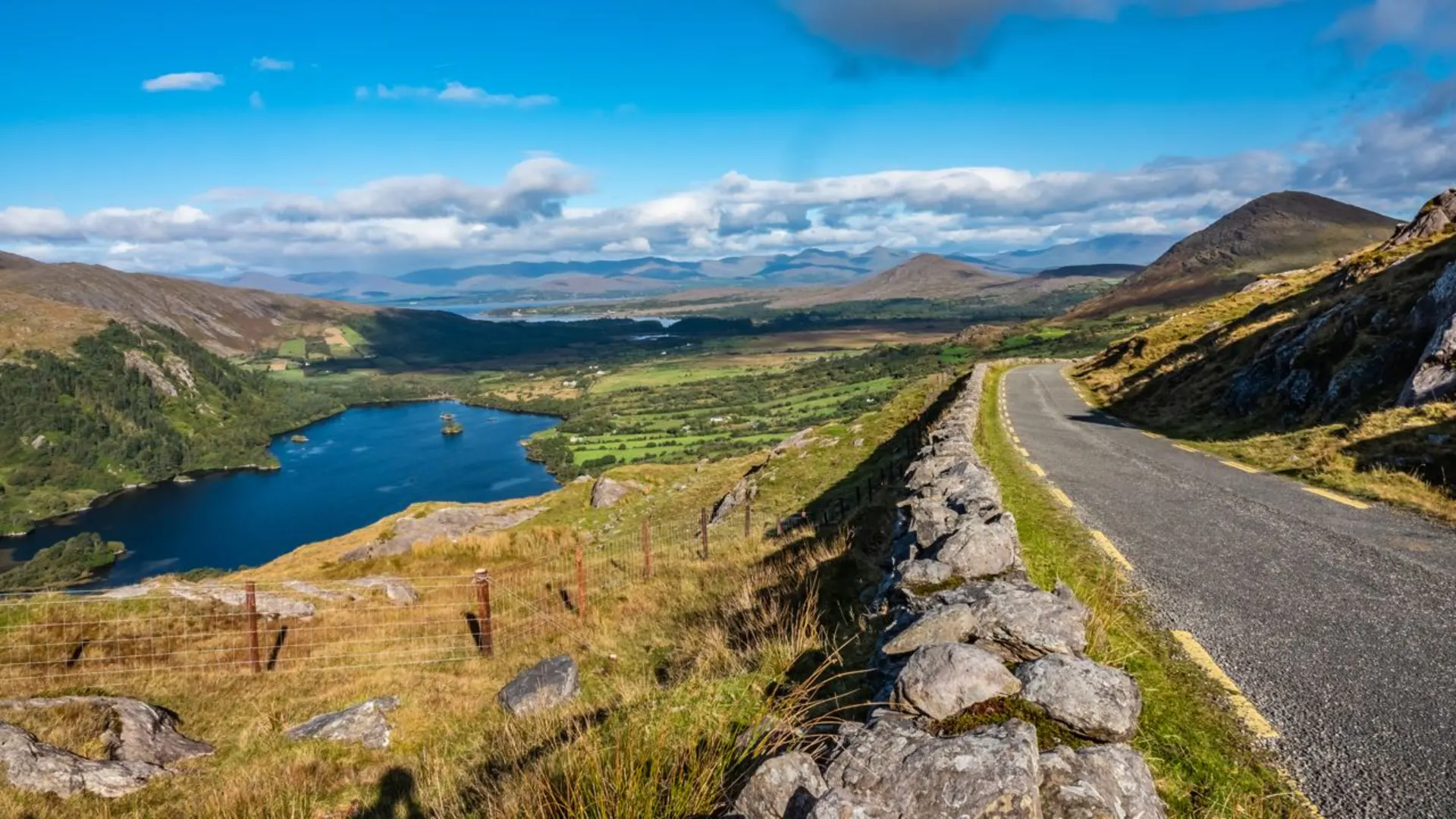An image depicting the trail Beara Way and its surrounding area.
