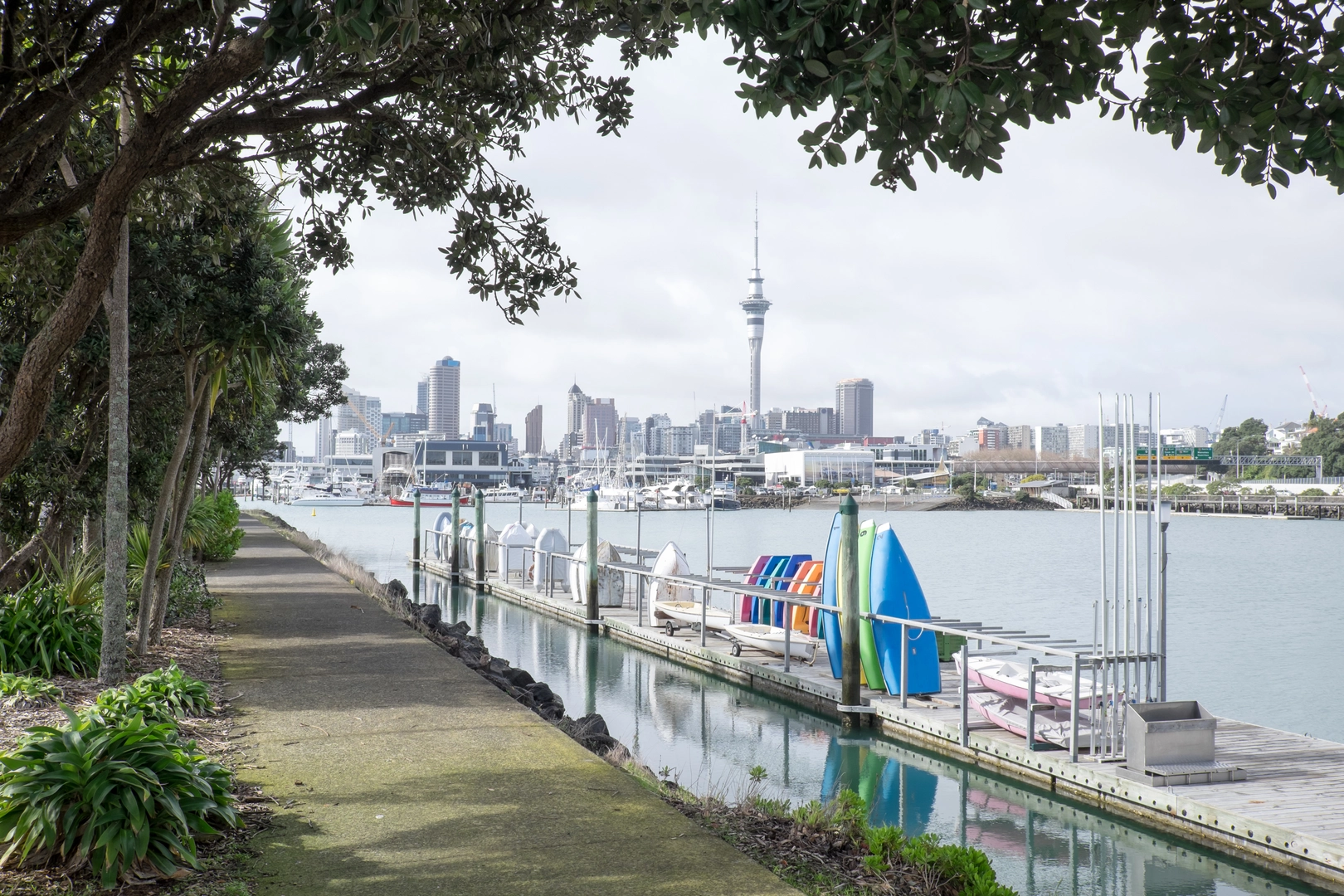 An image depicting the trail Westhaven Promenade and its surrounding area.