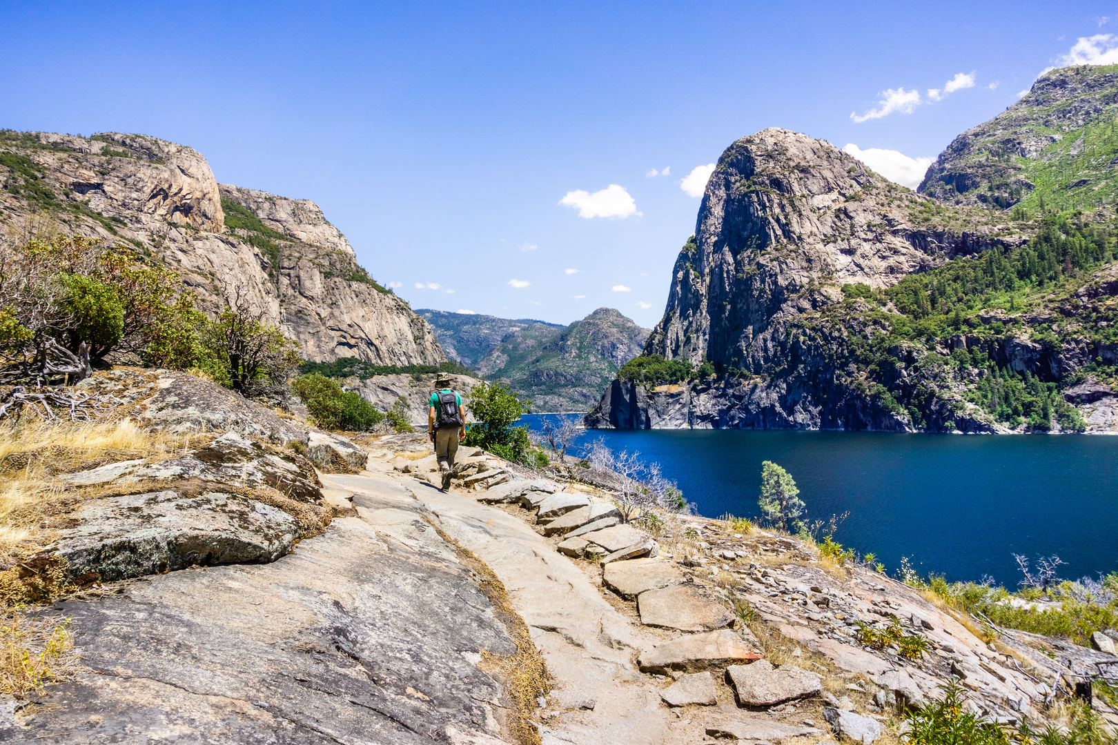 An image depicting the trail Smith meadow from Hetch Hetchy Road and its surrounding area.