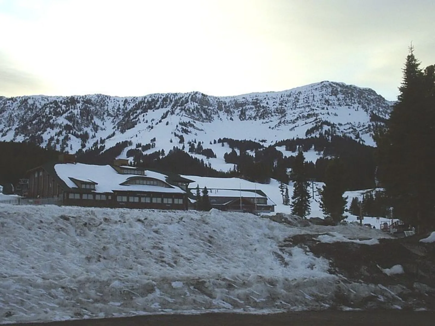 An image depicting the trail Bridger Bowl via Rapter View Trail and its surrounding area.