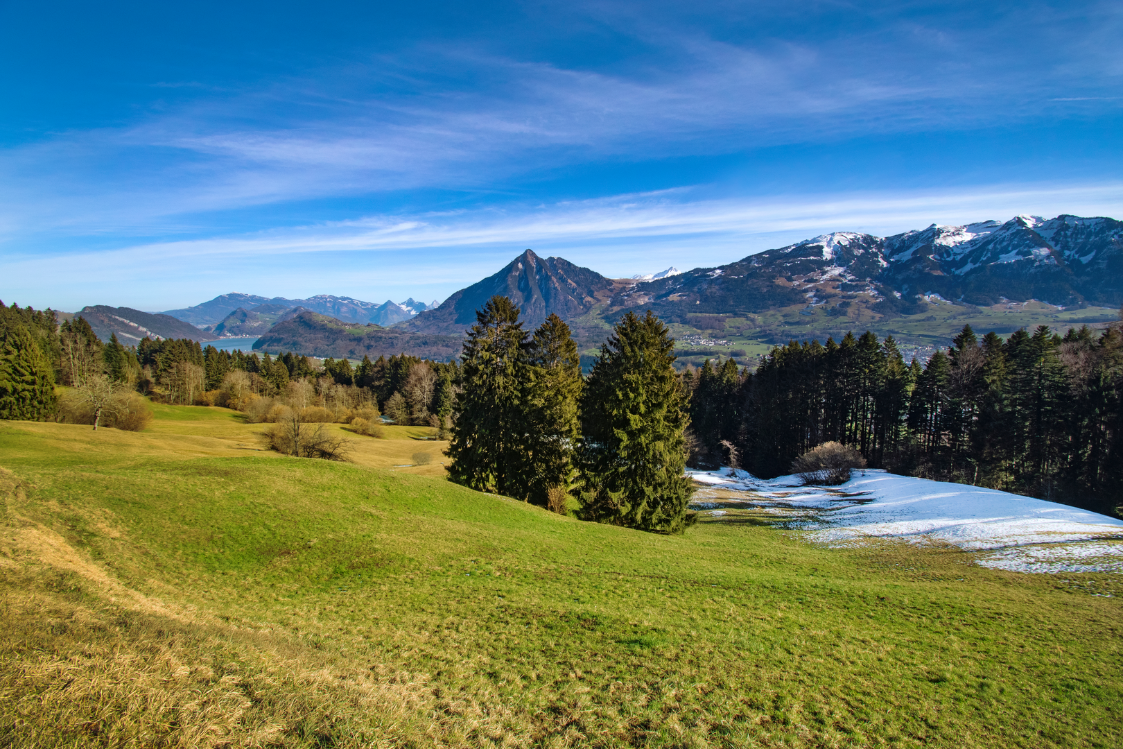 An image depicting the trail Murgleiter and its surrounding area.