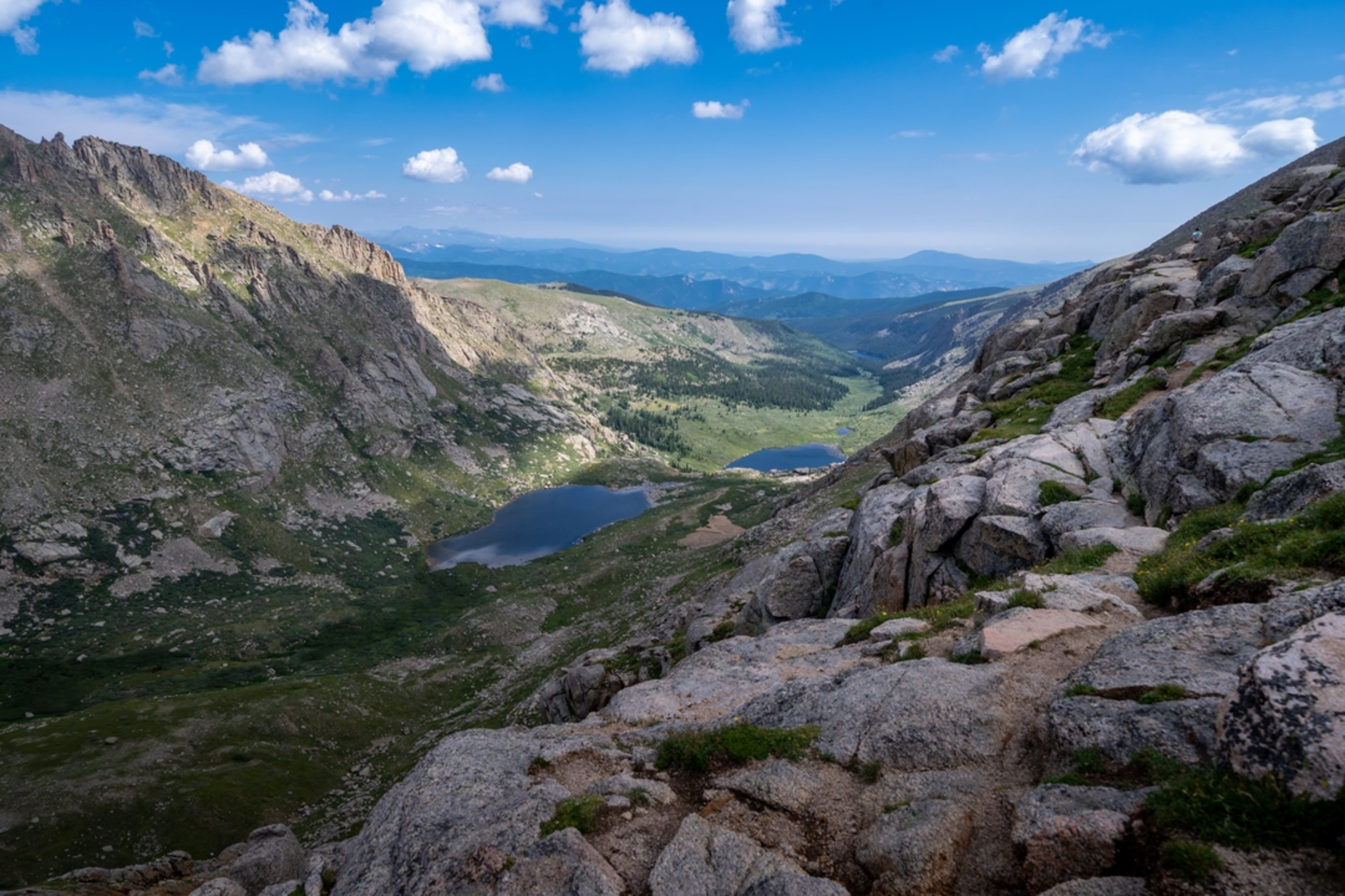An image depicting the trail Chicago Lakes, Summit Lake and Echo Lake Trail and its surrounding area.