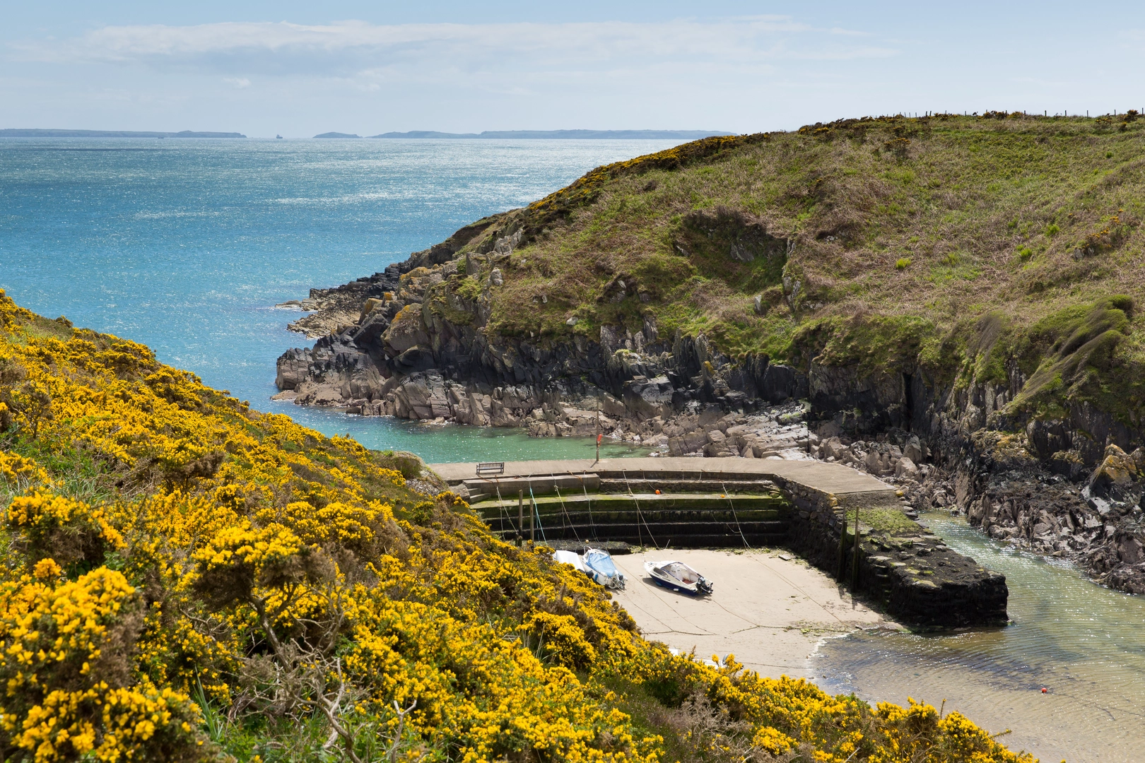 An image depicting the trail St Justinians - Porth Clais and its surrounding area.