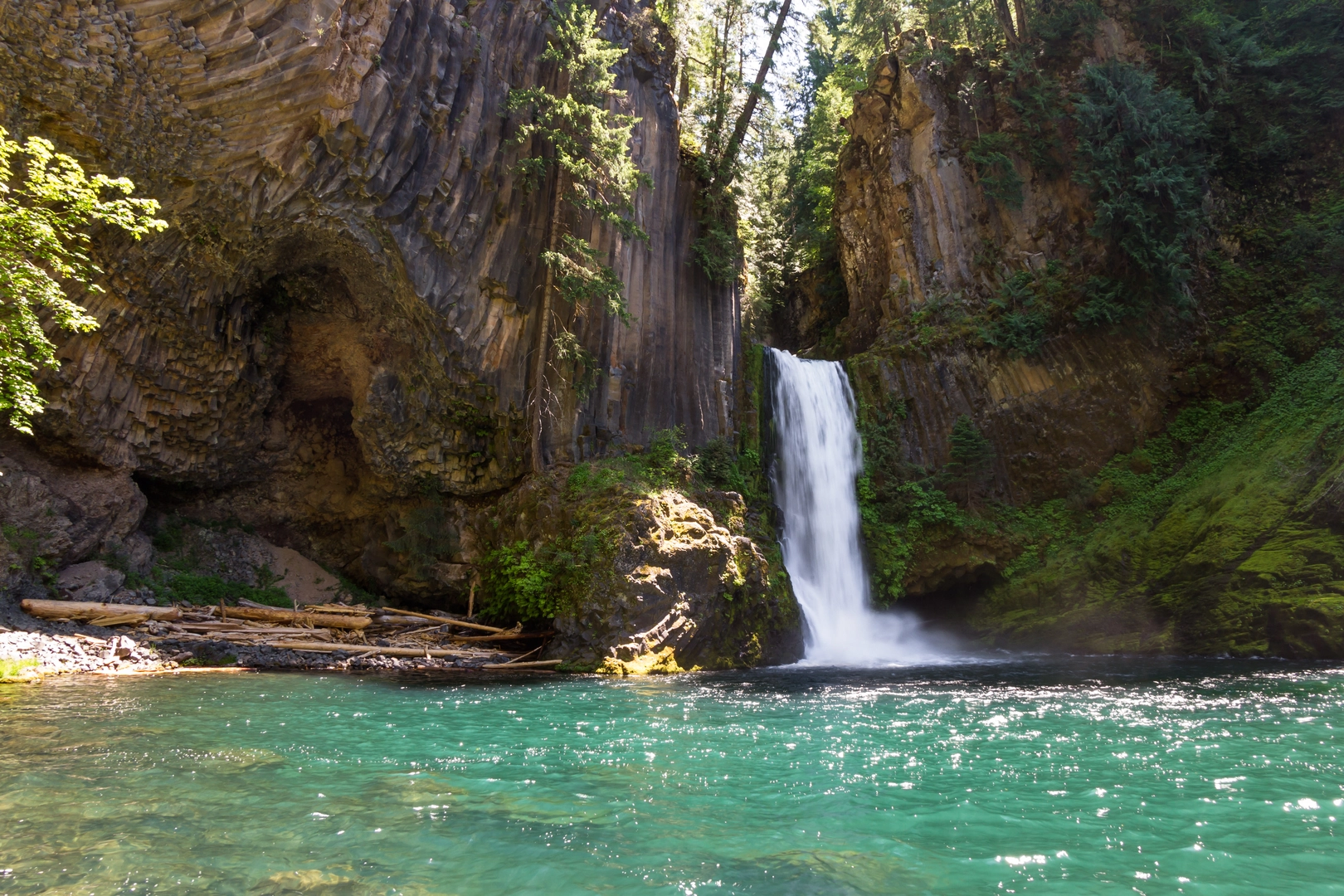 An image depicting the trail North Umpqua - Mount Thielsen Trails and its surrounding area.
