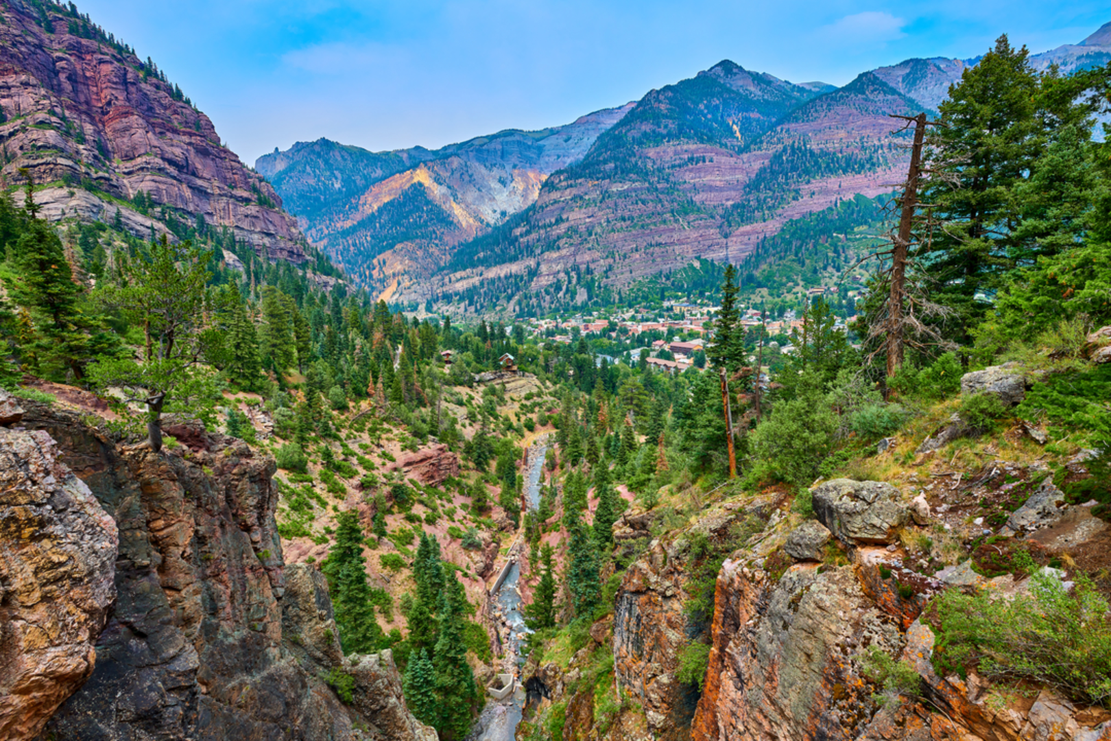 An image depicting the trail Oak Creek Trail and its surrounding area.
