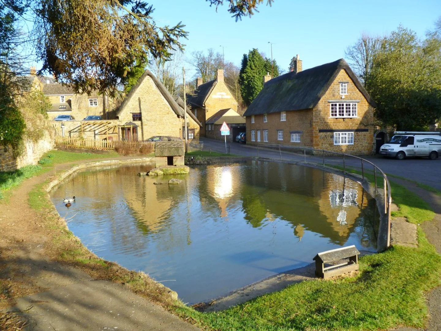 An image depicting the trail Wroxton and North Newington Loop and its surrounding area.